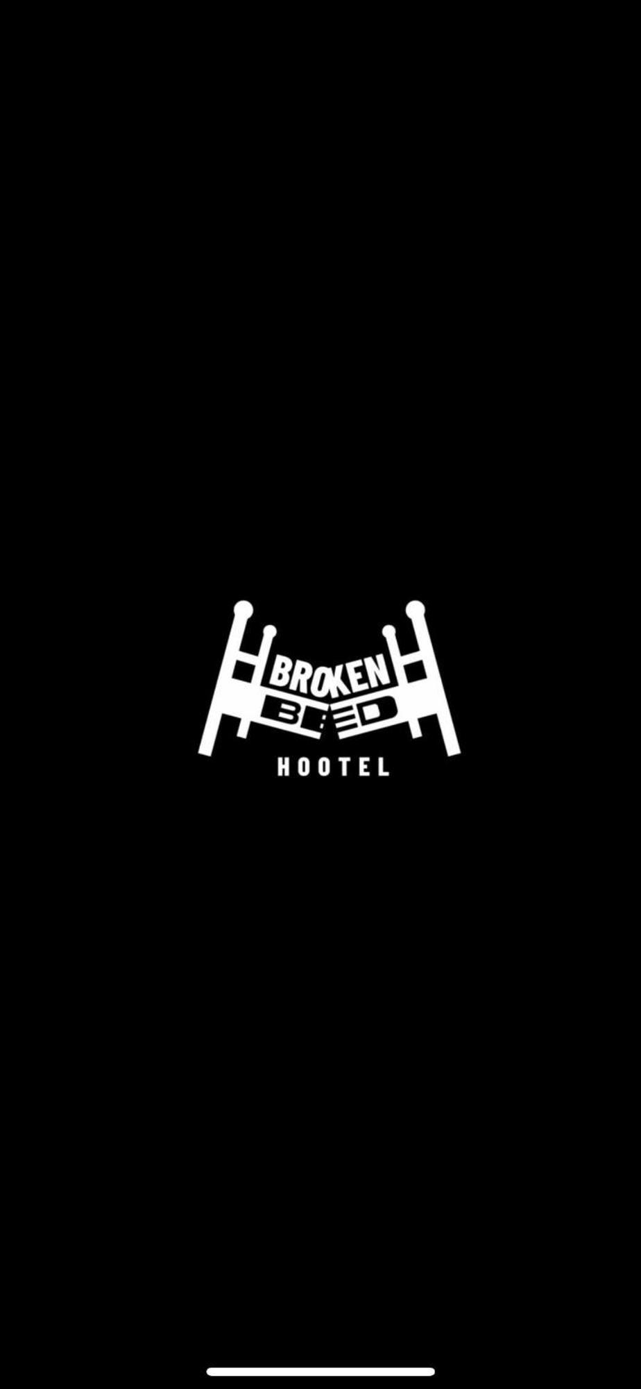 Broken Bed Hootel Kaunas Ngoại thất bức ảnh
