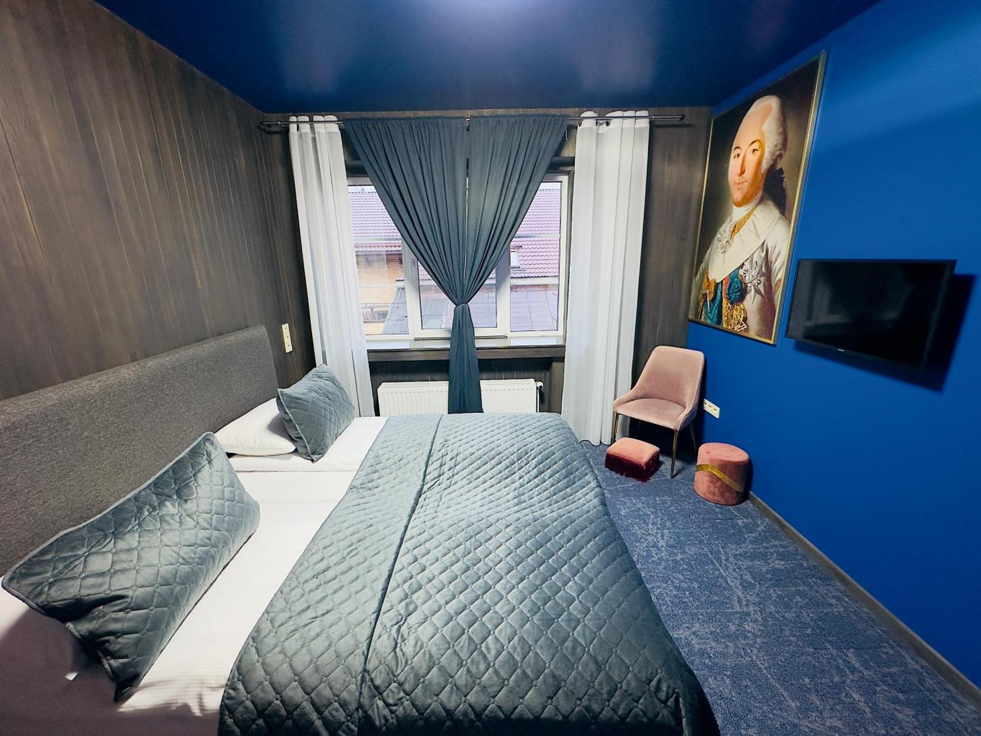 Broken Bed Hootel Kaunas Ngoại thất bức ảnh